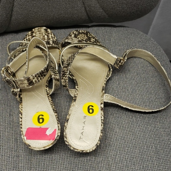 Tahari Wedge Sandles snakeprint 9M - Picture 6 of 7